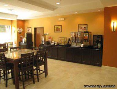 Super 8 By Wyndham Laporte La Porte Restaurant photo